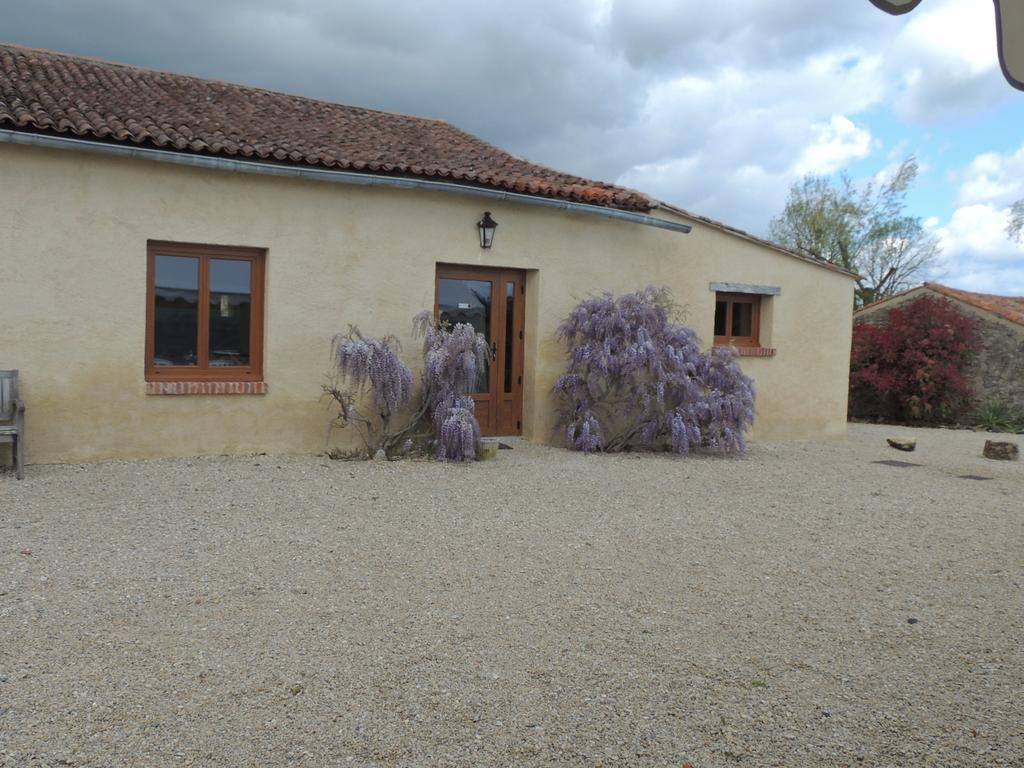 Le Mas D'Anjou Hotel Tigné Exterior foto